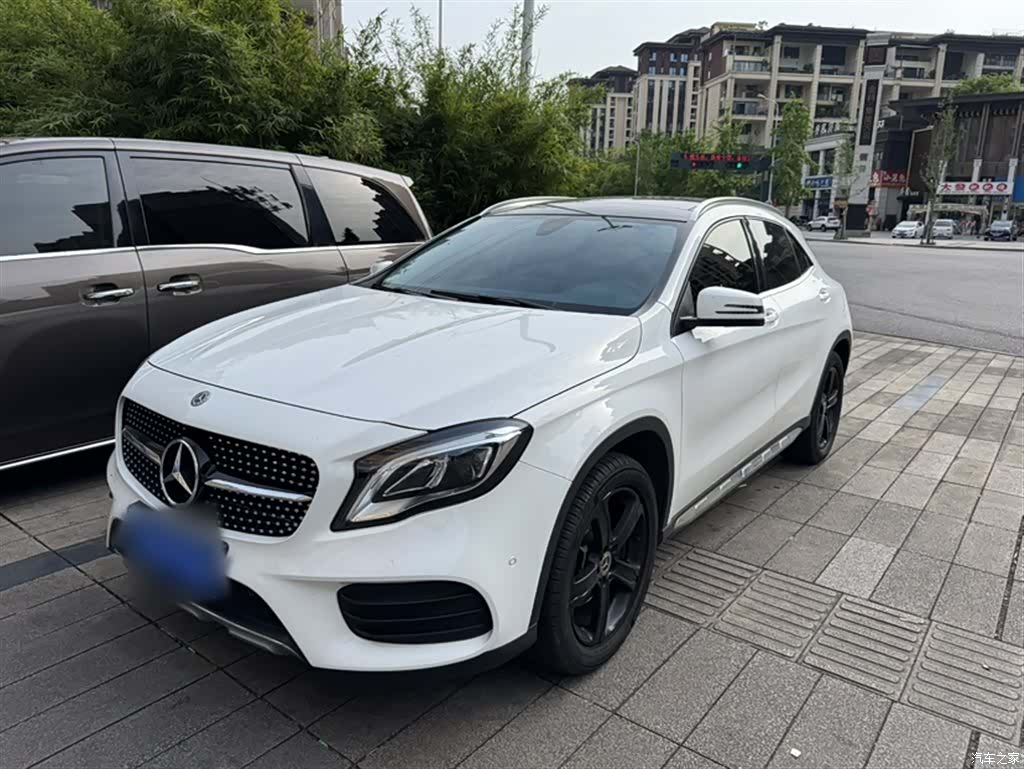 Mercedes-Benz GLA