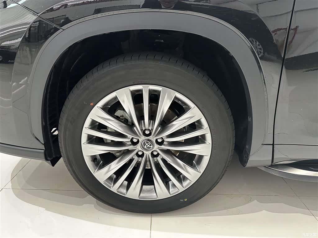 Toyota Highlander, 2025 все фото