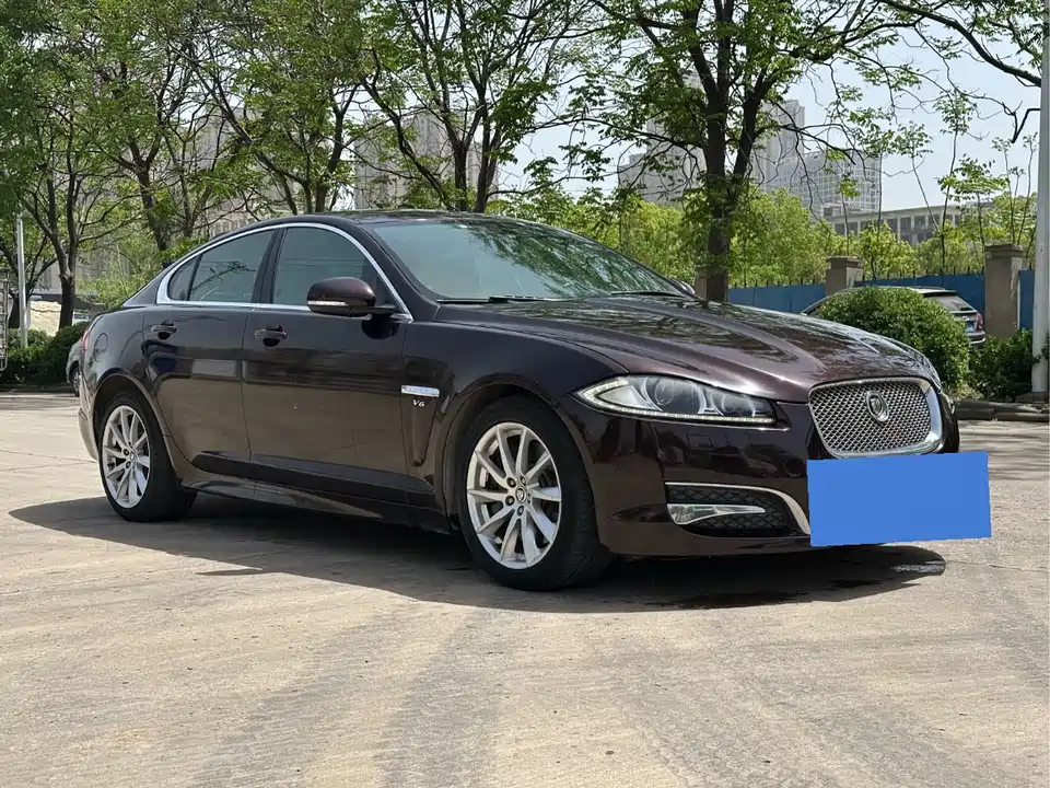 Jaguar XF