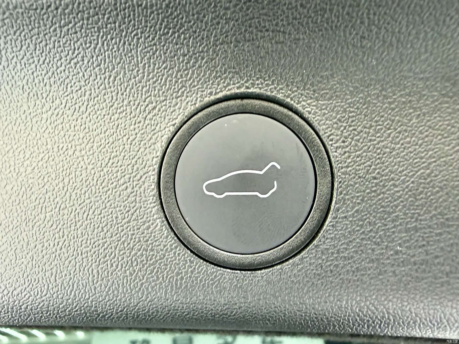 Tesla Model Y, 2022 18