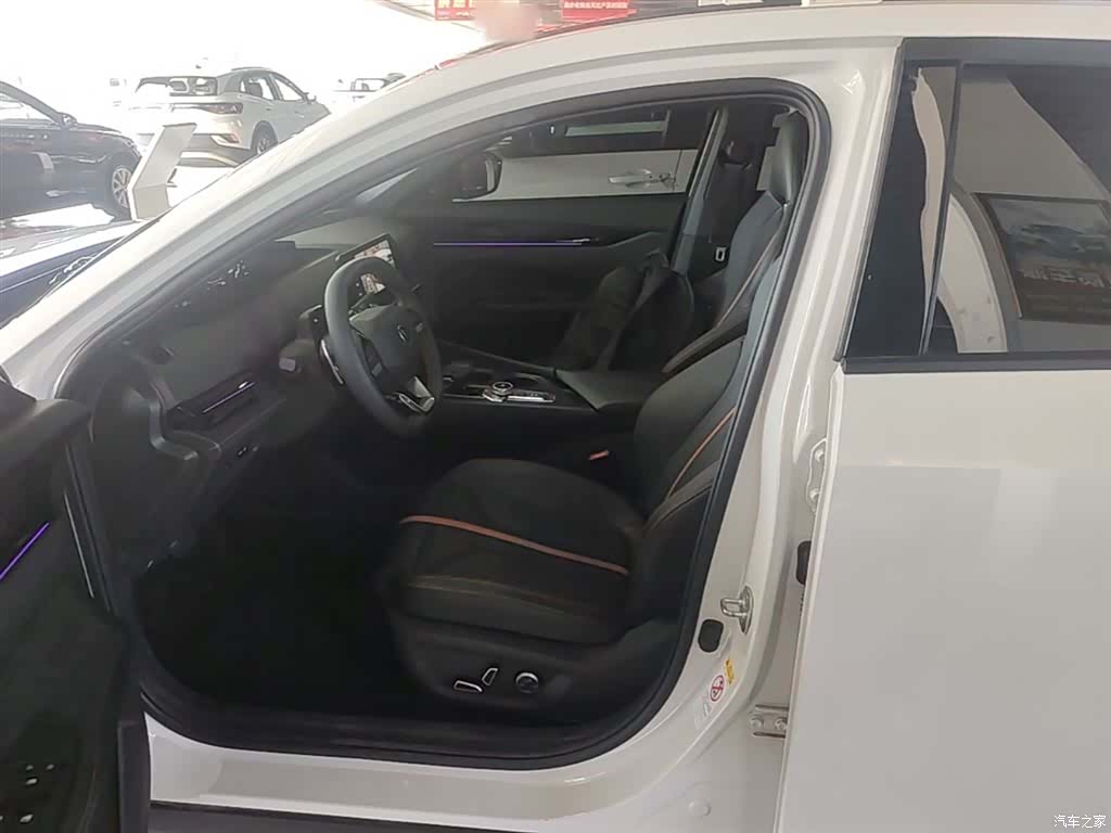 Changan UNI-V, 2025 15
