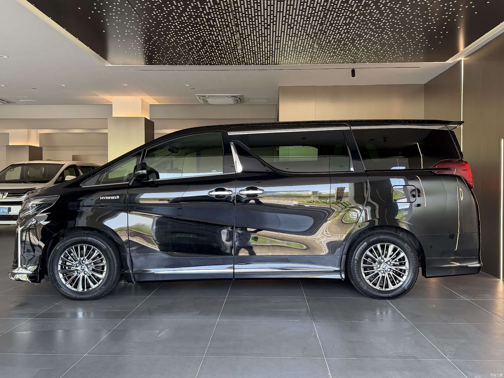 Toyota Alphard, 2021 7