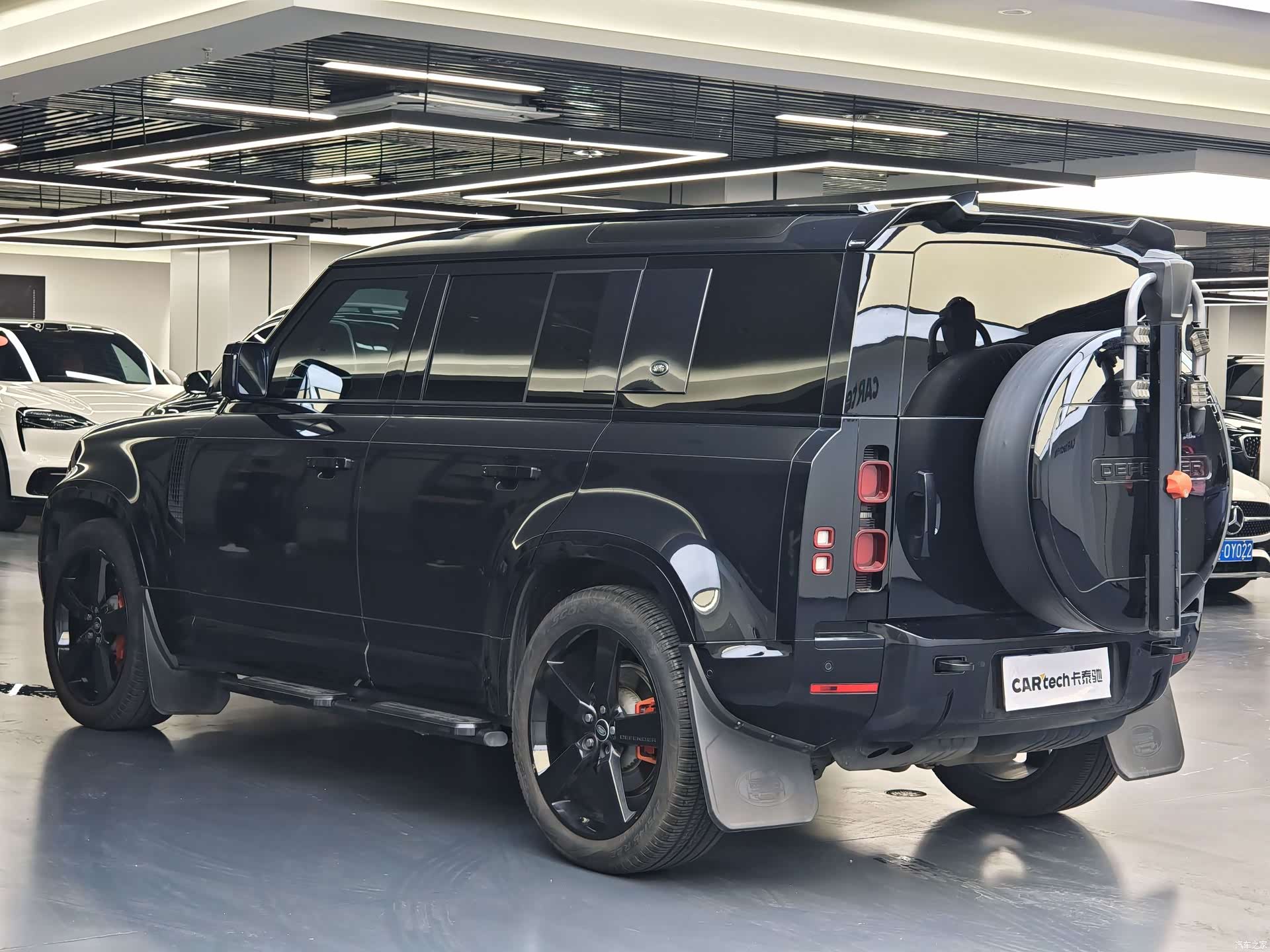 Land Rover Defender, 2022 10
