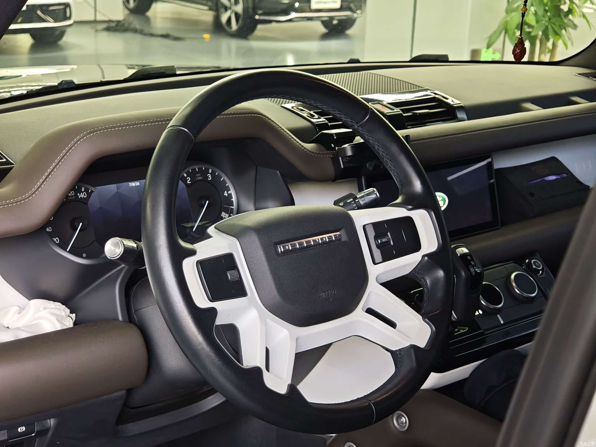 Land Rover Defender, 2022 18