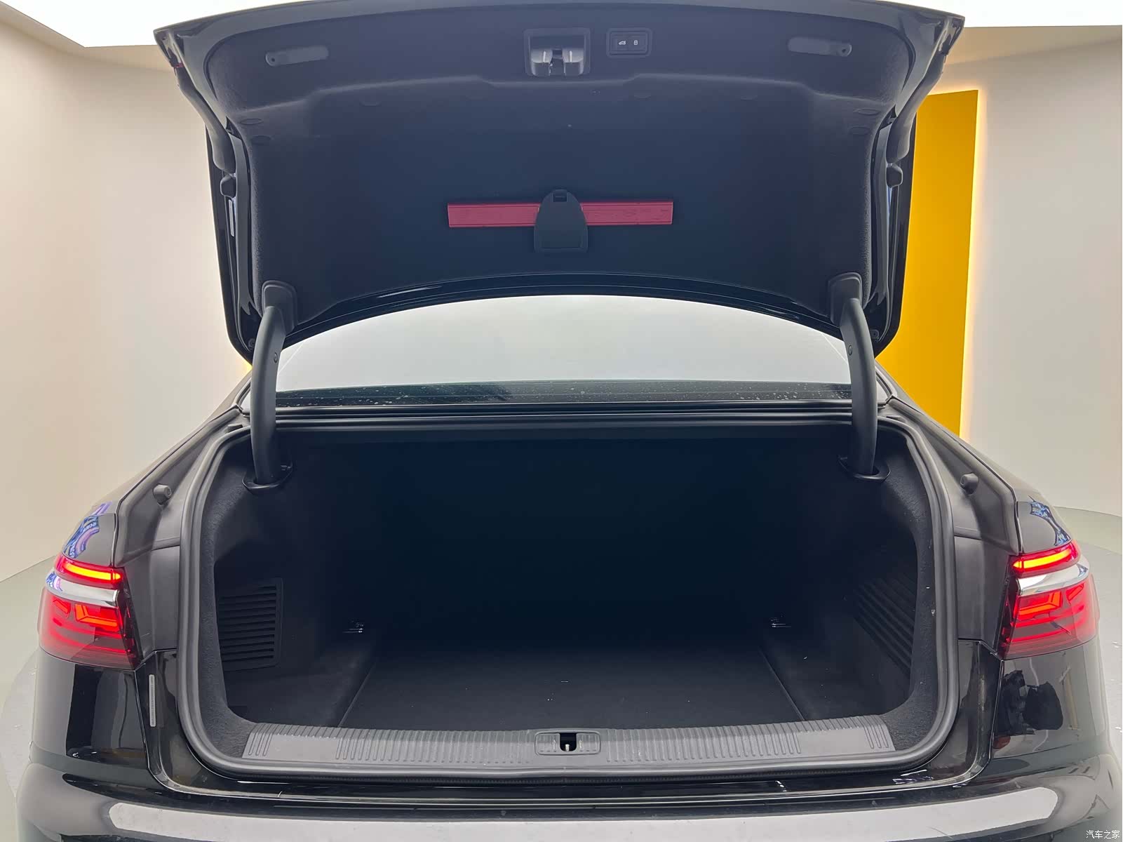 Audi A8L, 2021 34