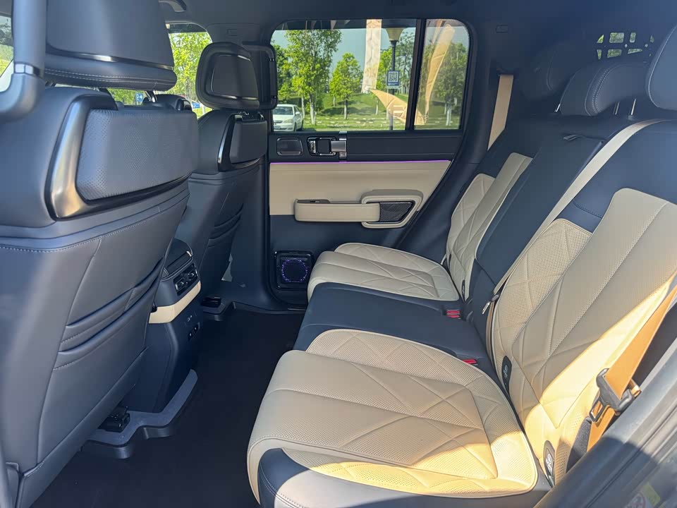 BYD Leopard 5 BYD Leopard 5