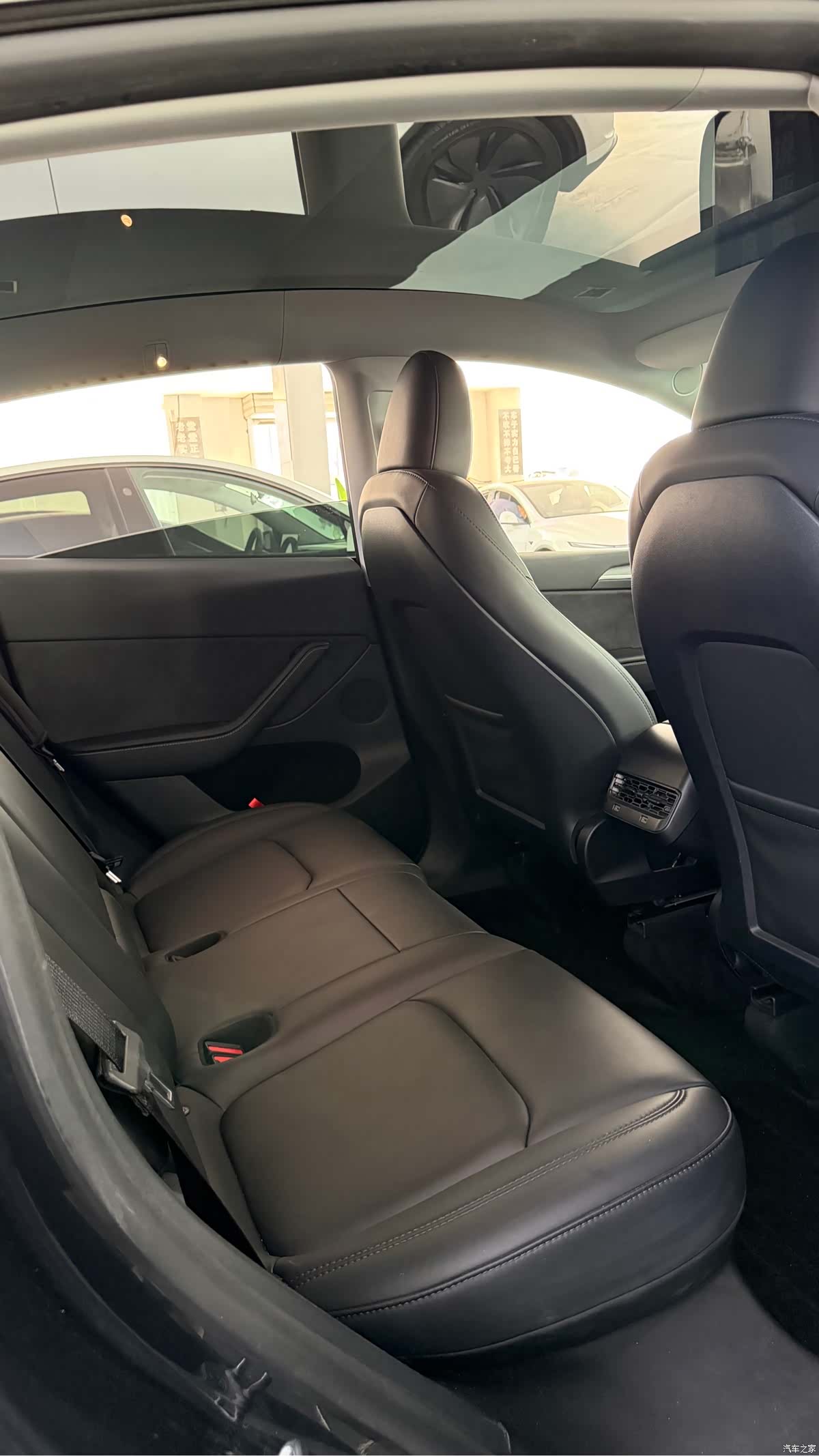 Tesla Model Y, 2024 8