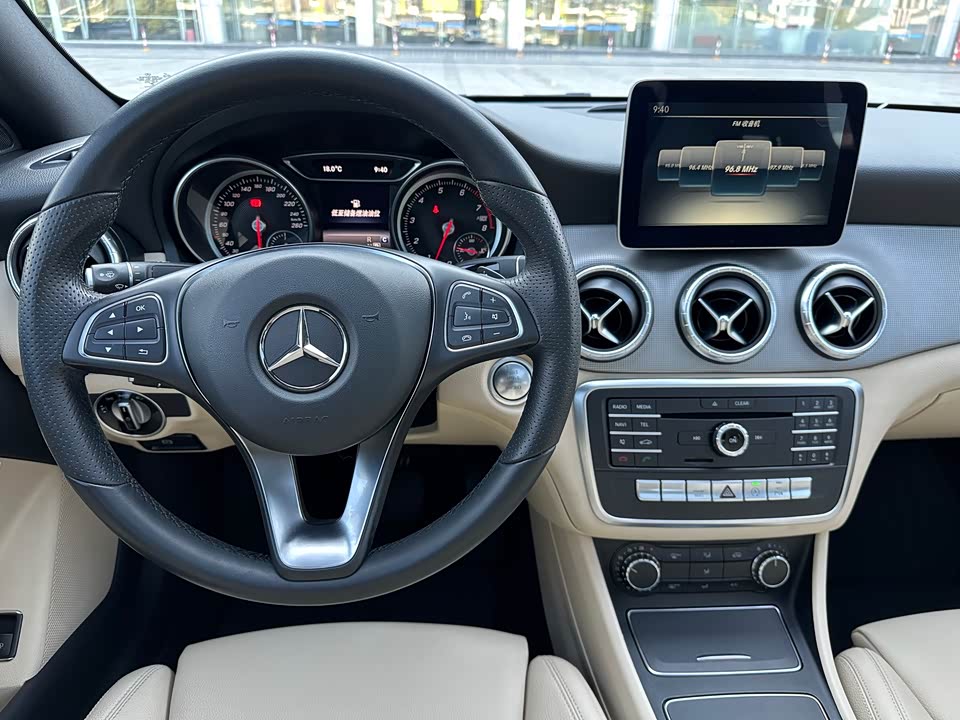 Mercedes-Benz CLA