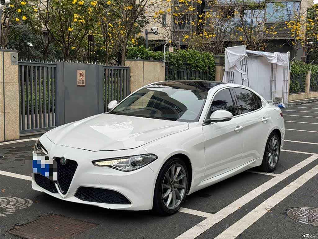 Alfa Romeo Giulia, 2017 1