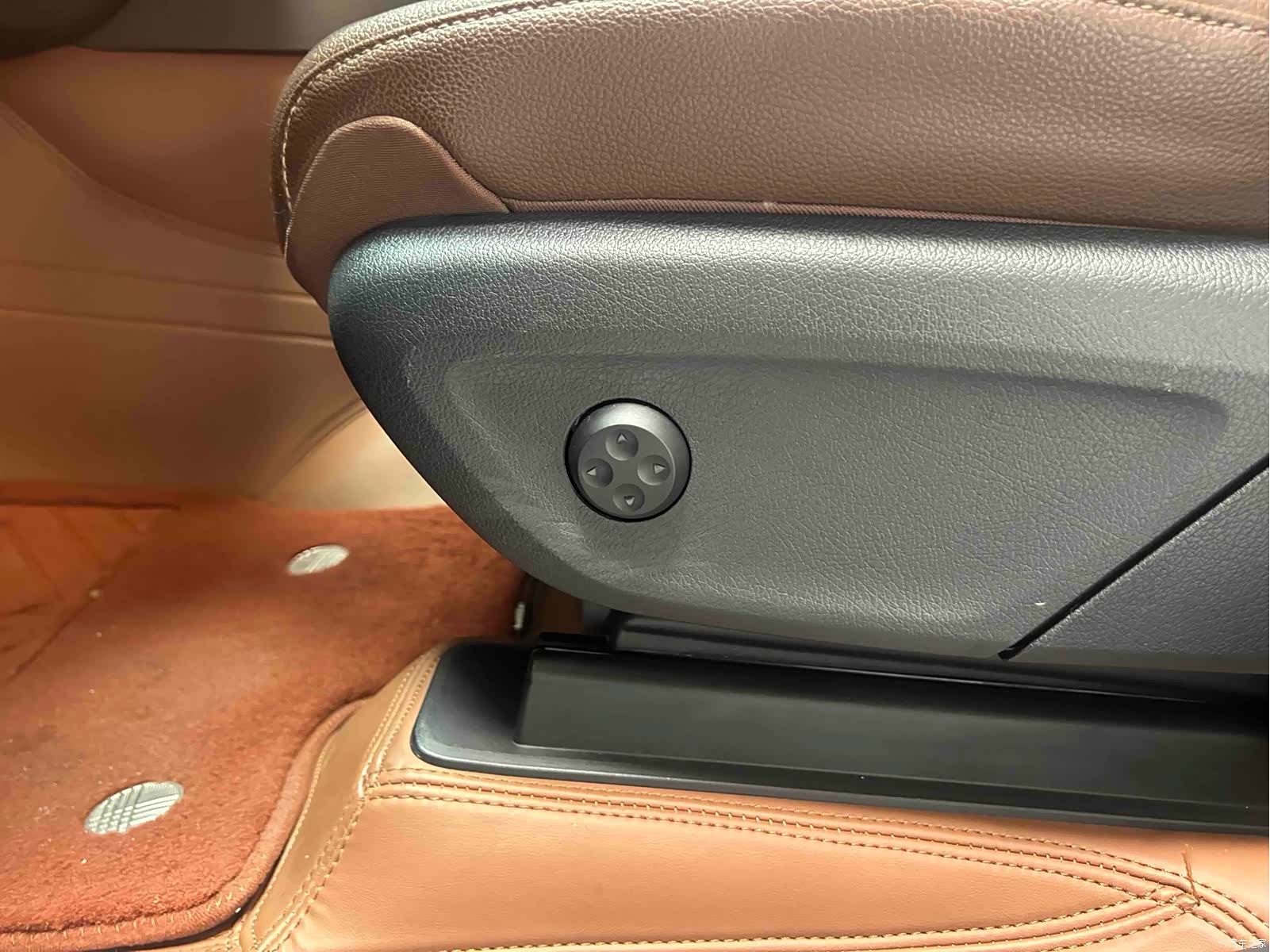 Mercedes-Benz GLE, 2024 11