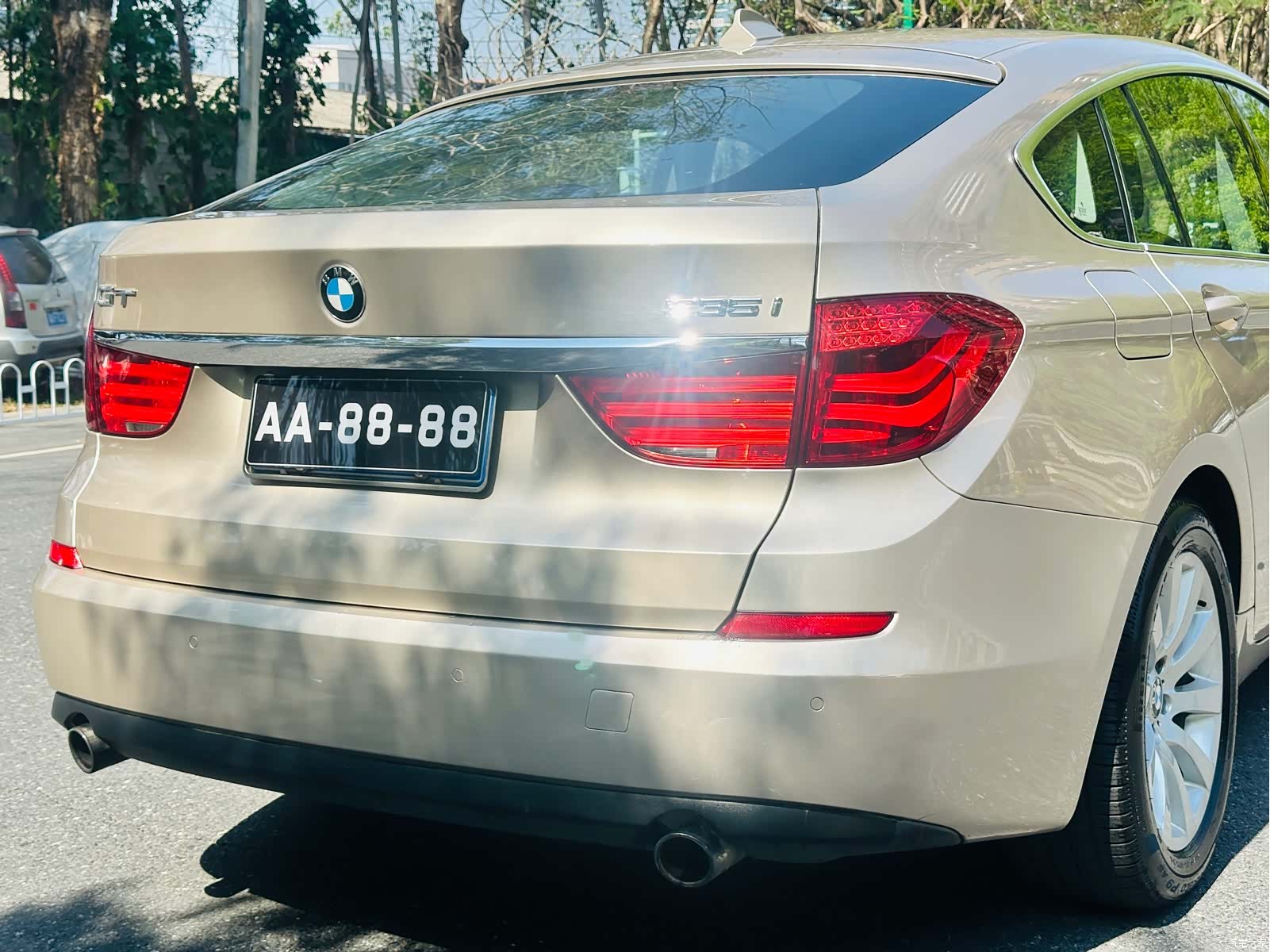 BMW 5 Series, 2011 9
