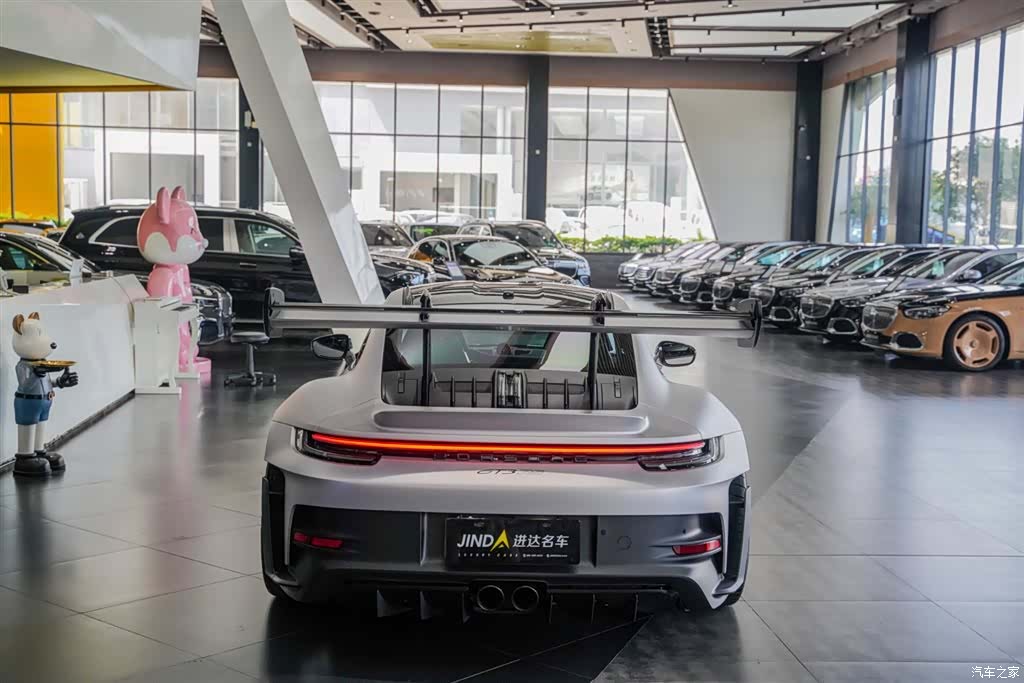 Porsche 911, 2025 32