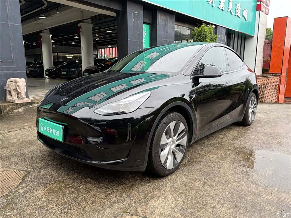 Tesla Model Y, 2022 1