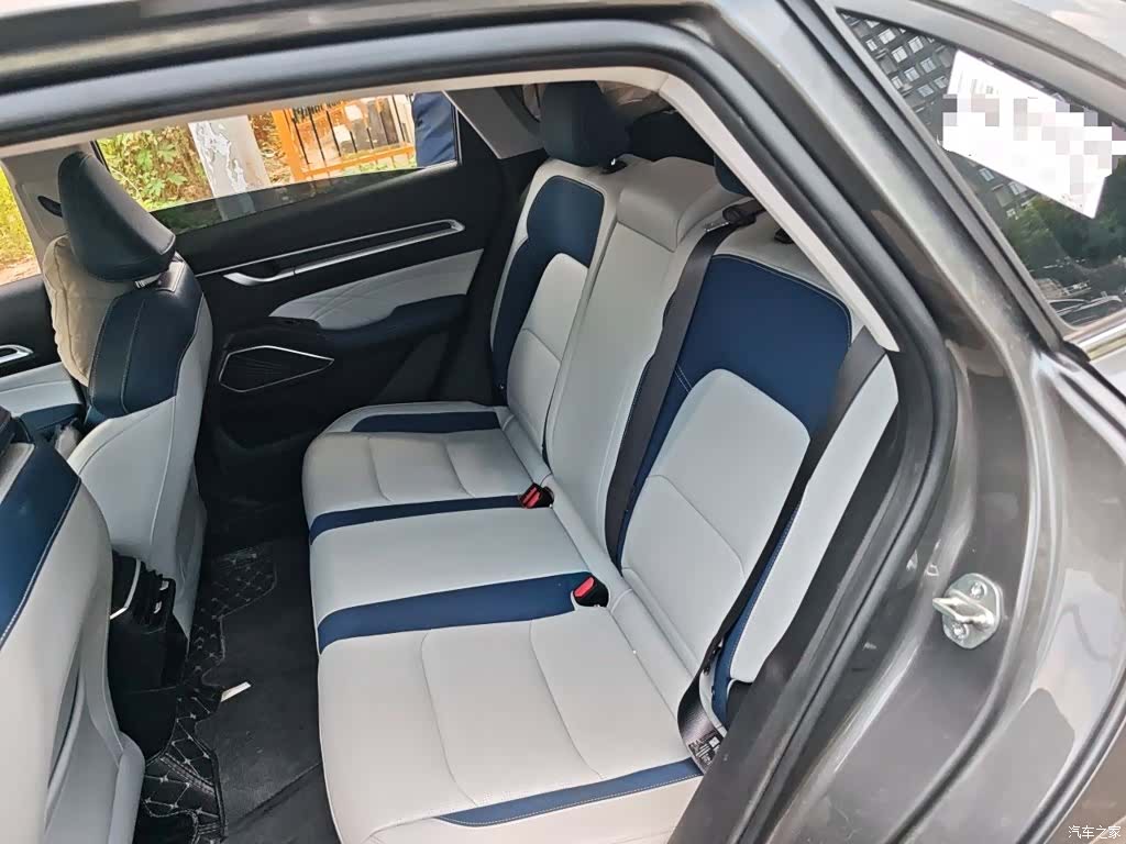 Geely Emgrand, 2022 13