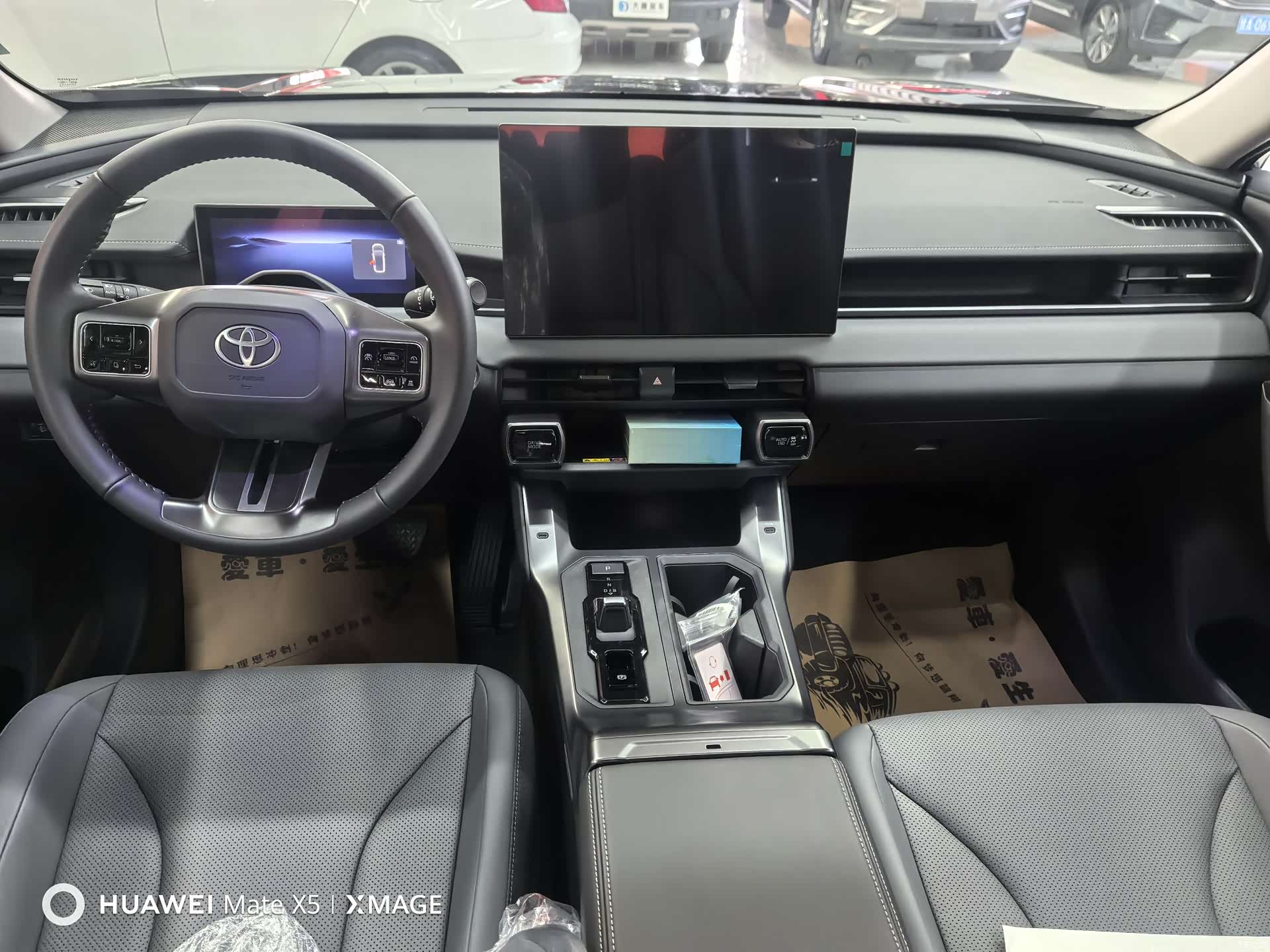 Toyota RAV4, 2026 8