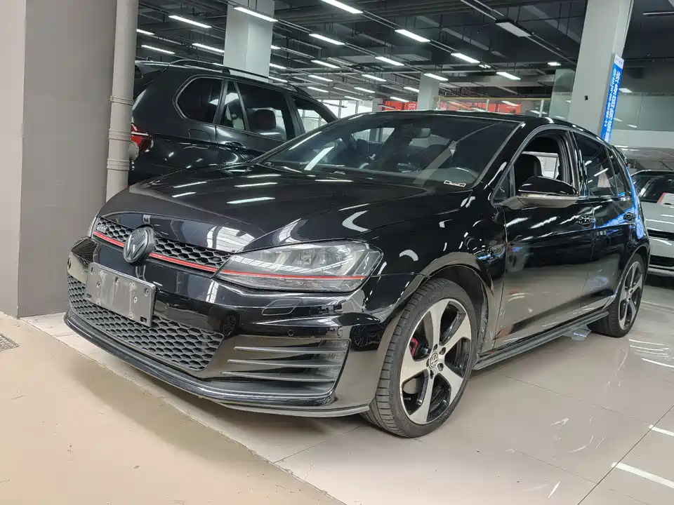 Volkswagen Golf GTI