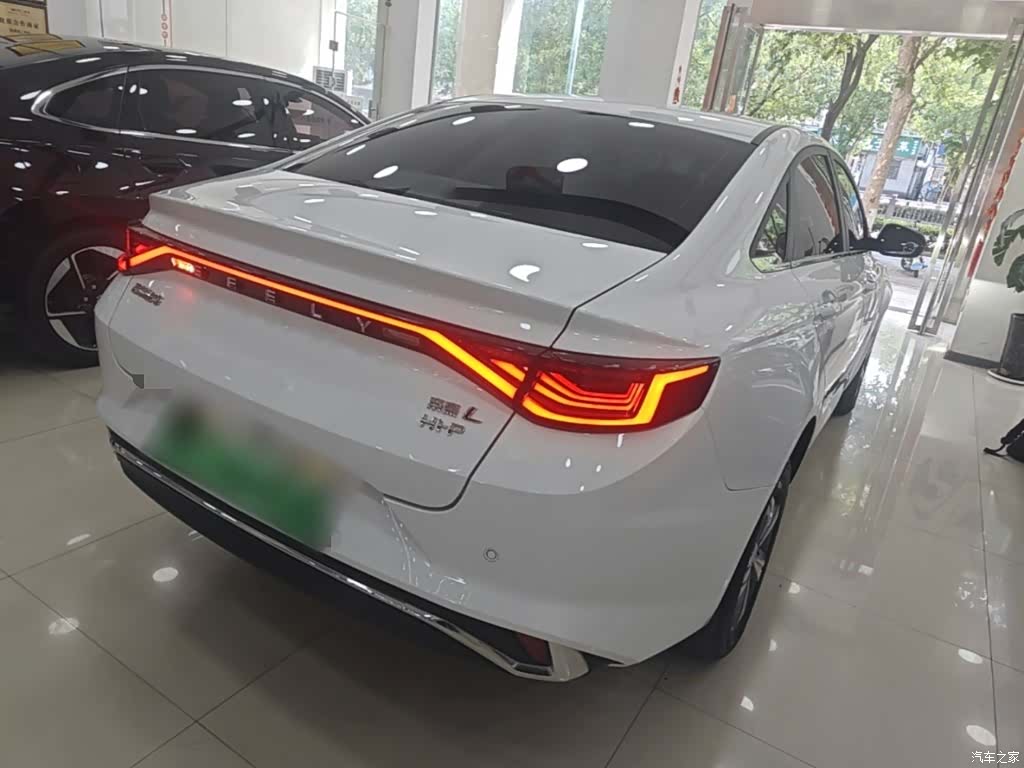 Geely Emgrand, 2025 7