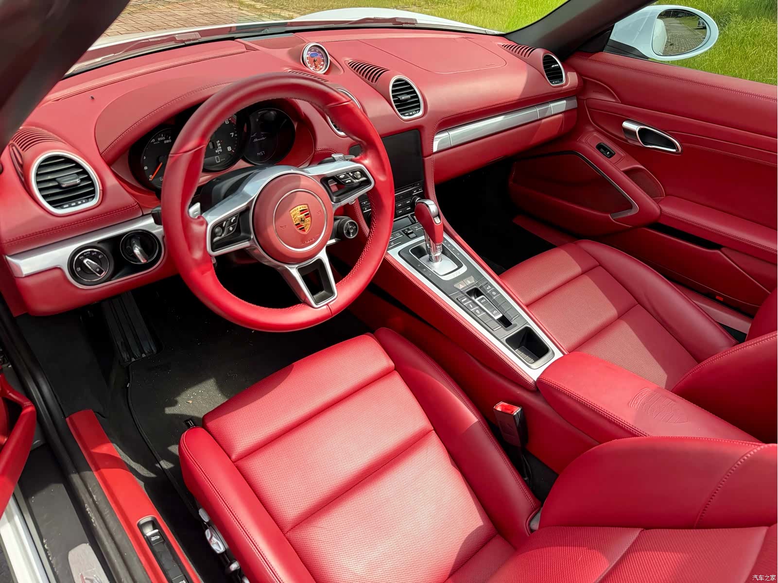 Porsche Boxster, 2016 все фото