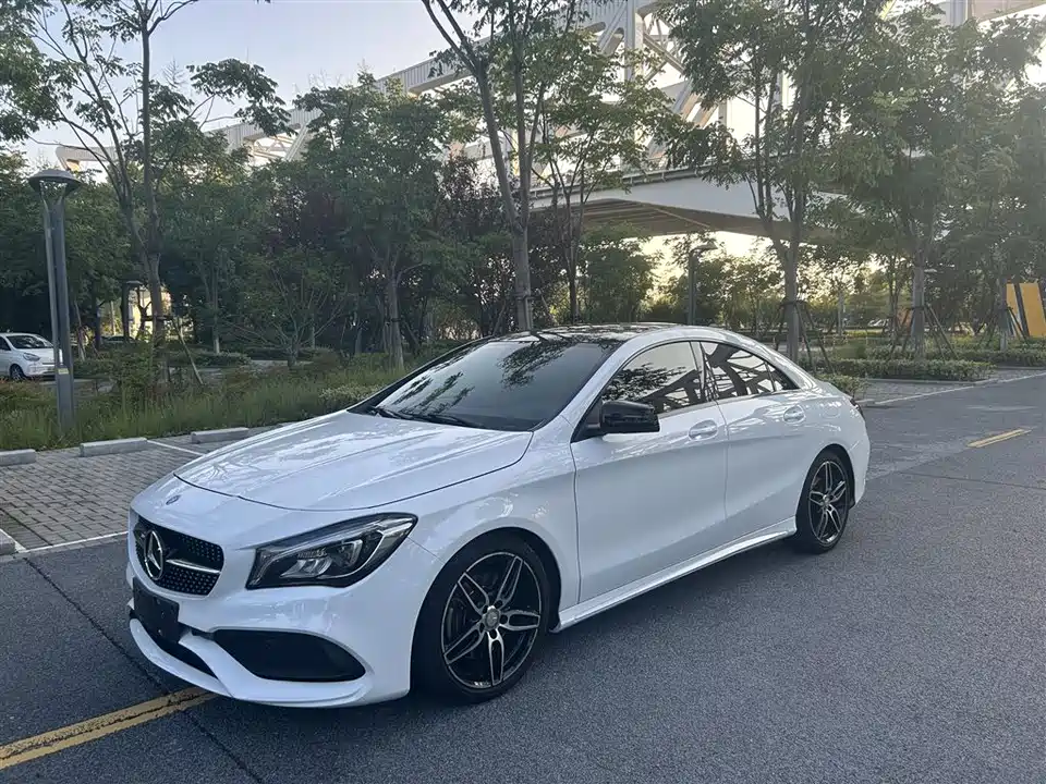 Mercedes-Benz CLA Mercedes-Benz CLA