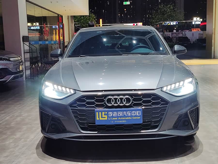 Audi A4L 2022, фото 2
