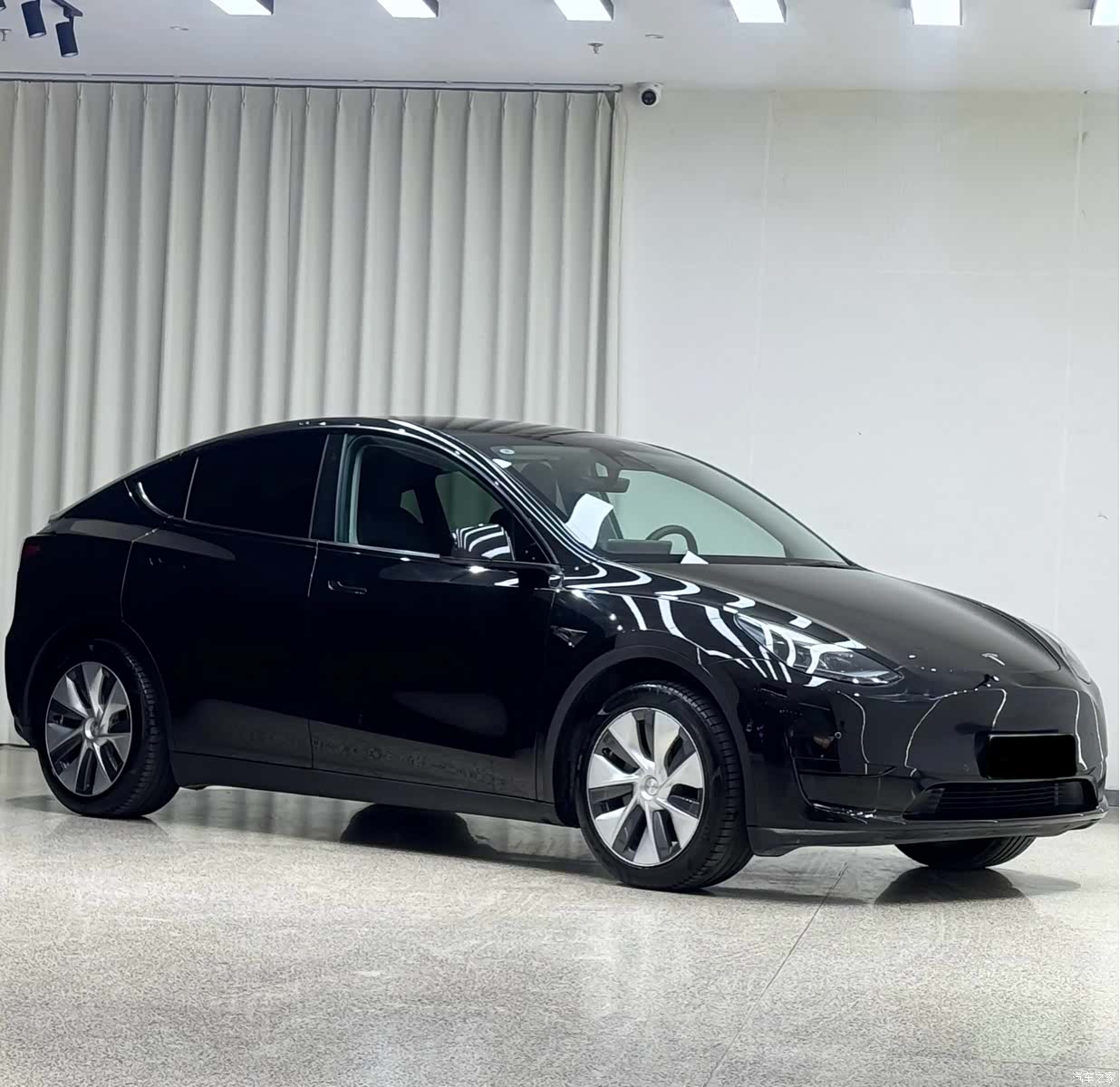 Tesla Model Y, 2022 3