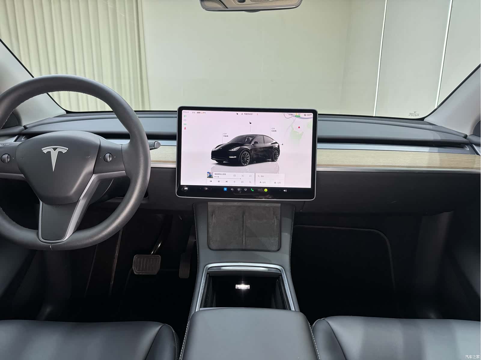 Tesla Model Y, 2022 24
