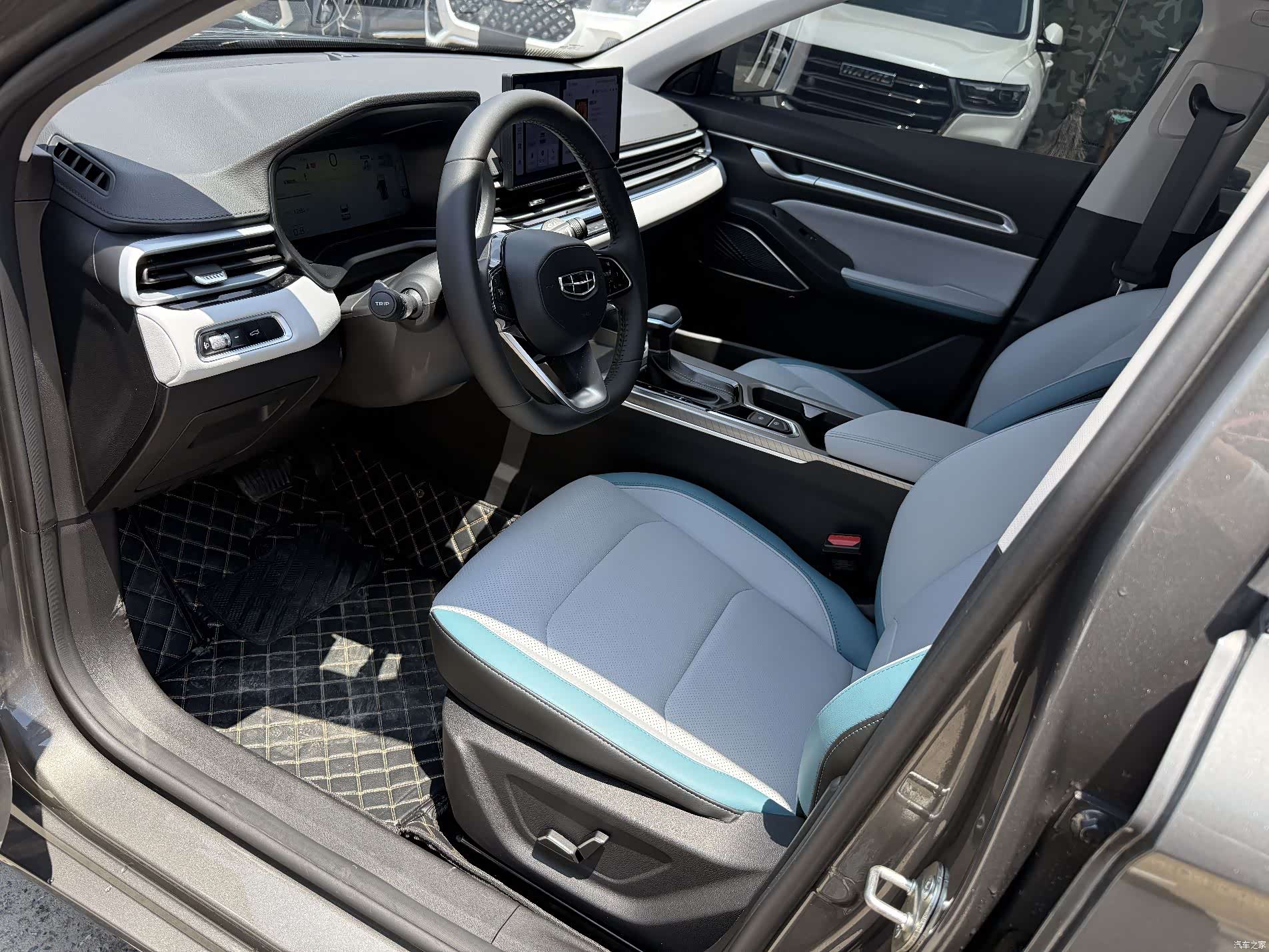 Geely Emgrand, 2023 4