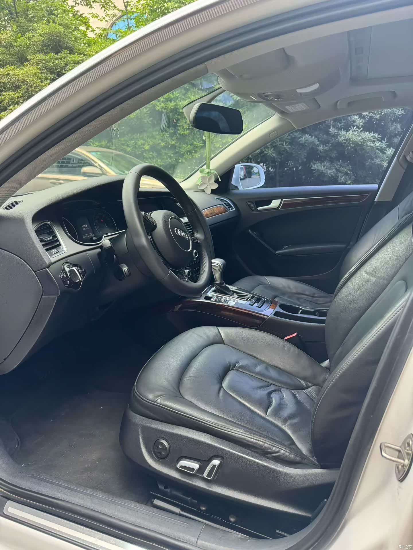 Audi A4L, 2016 все фото