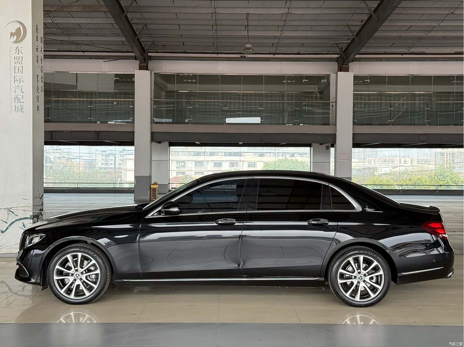 Mercedes-Benz E-Class, 2018 3