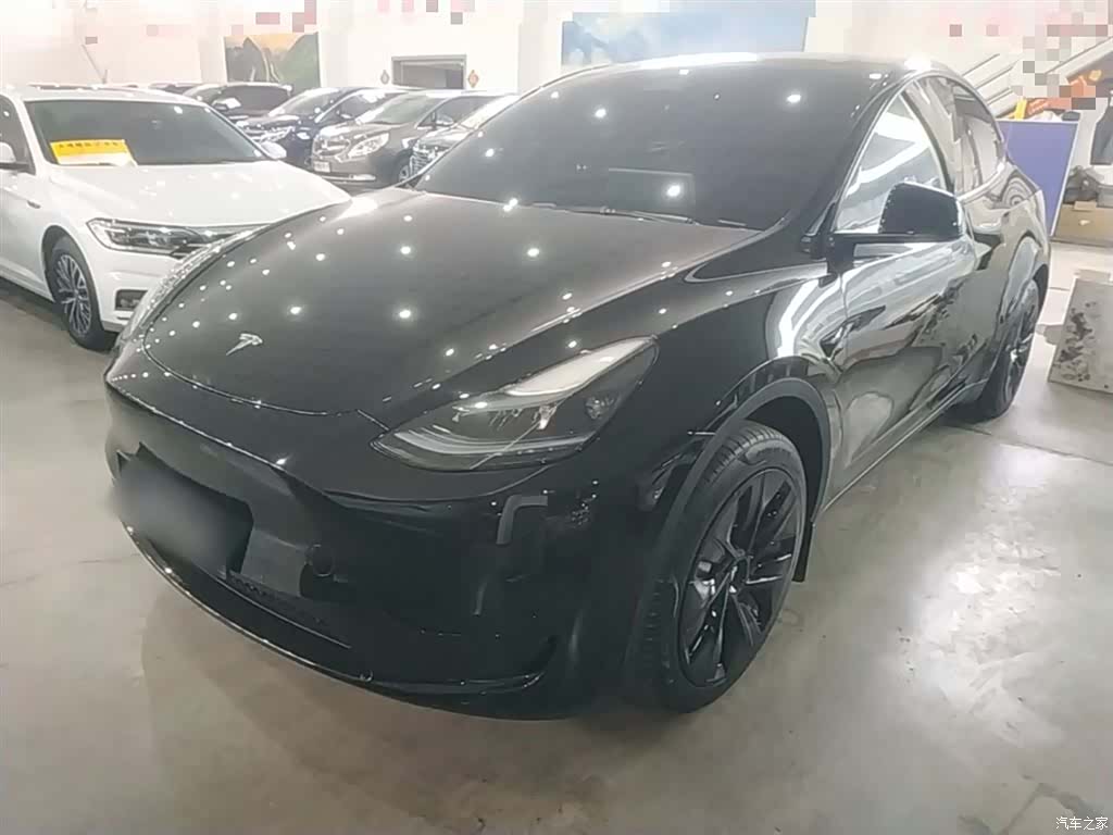 Tesla Model Y, 2023 1