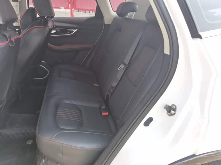 Bestune T33 2021 1.2T DCT Люкс