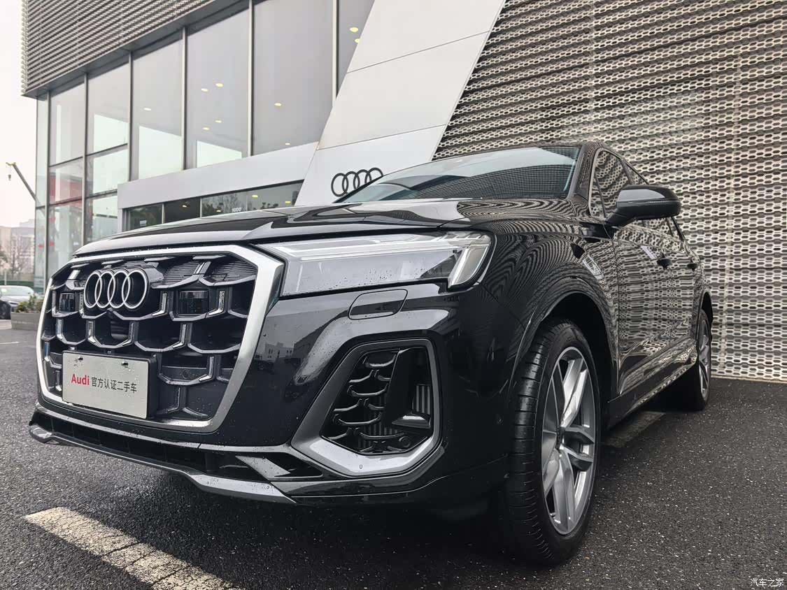 Audi Q7, 2025 18