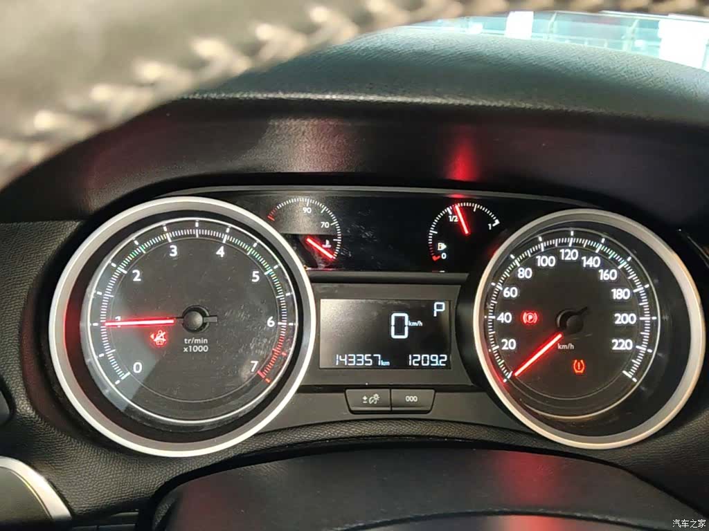 Peugeot 408, 2016 12