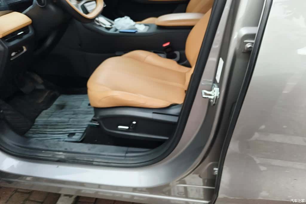 Geely Galaxy L7, 2023 9