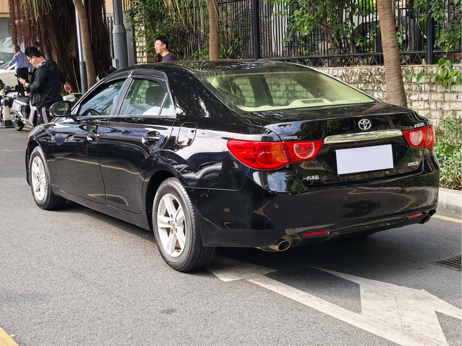 Toyota 2.5S, 2011 6