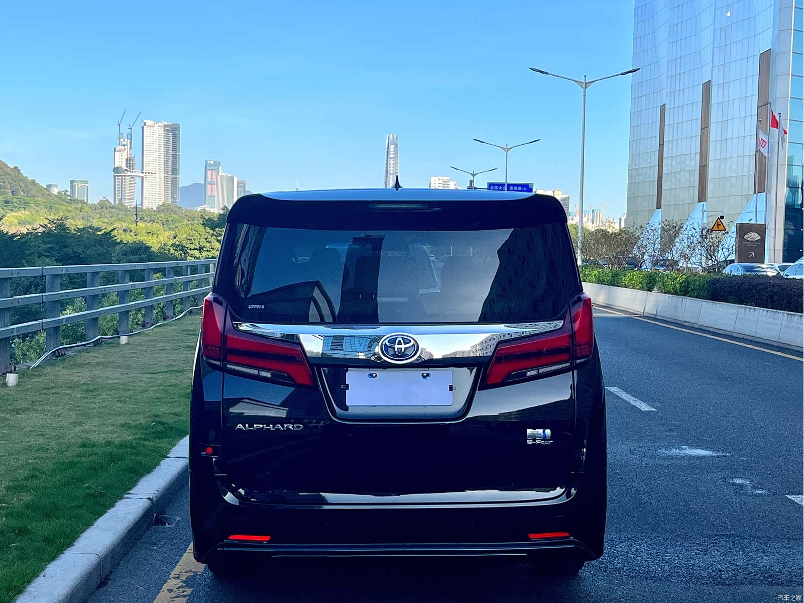 Toyota Alphard, 2020 все фото