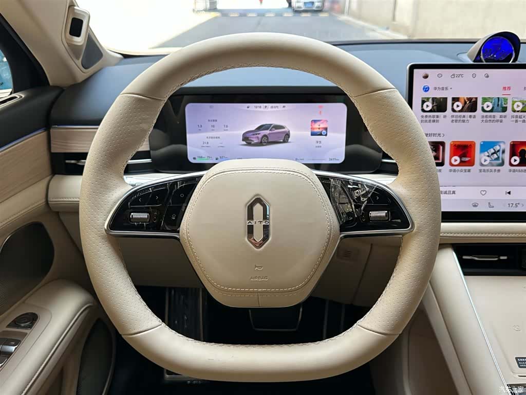 AITO M5, 2025 12