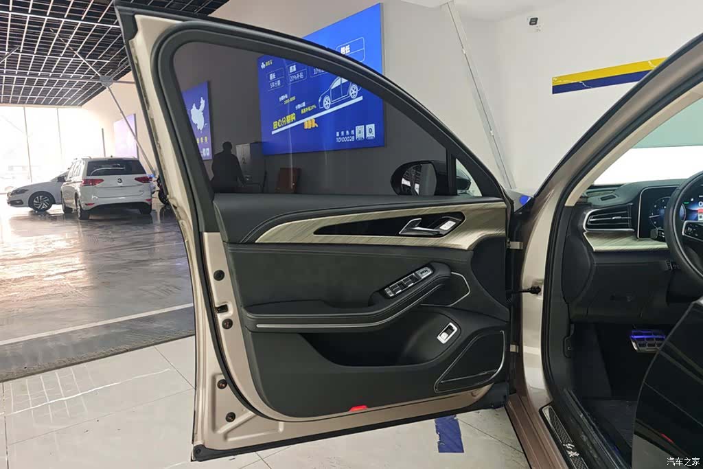 Hongqi H9, 2021 7
