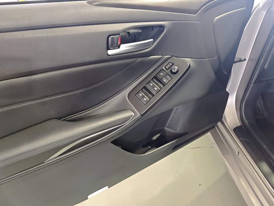Toyota Avalon 2023, фото 6
