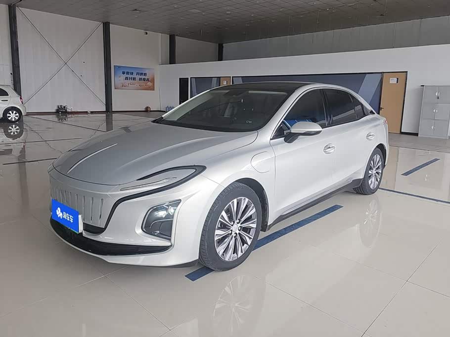 Hongqi E-QM5