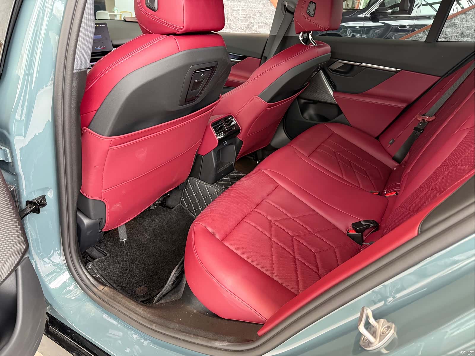 BMW 5 Series, 2026 6