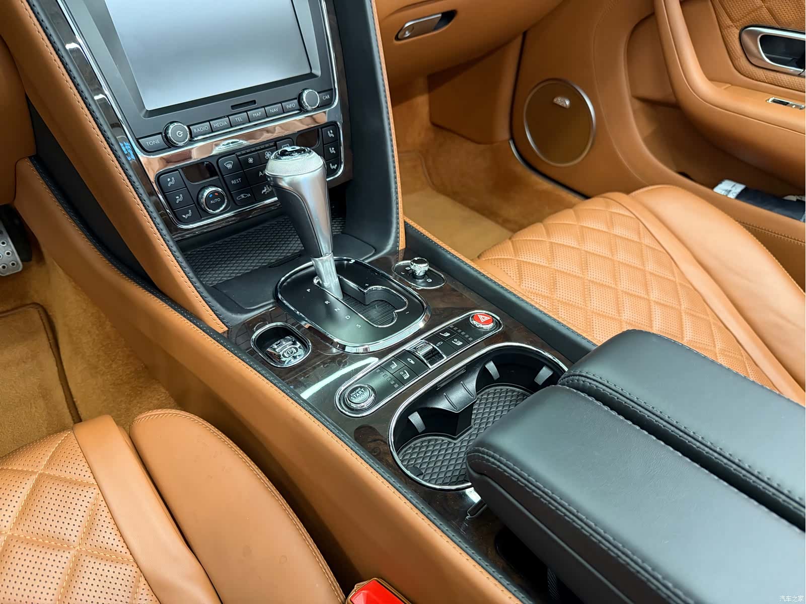Bentley Continental GT, 2017 все фото