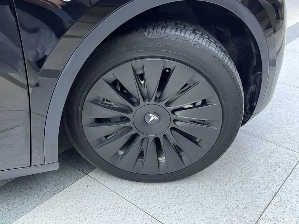 Tesla Model Y, 2021 30