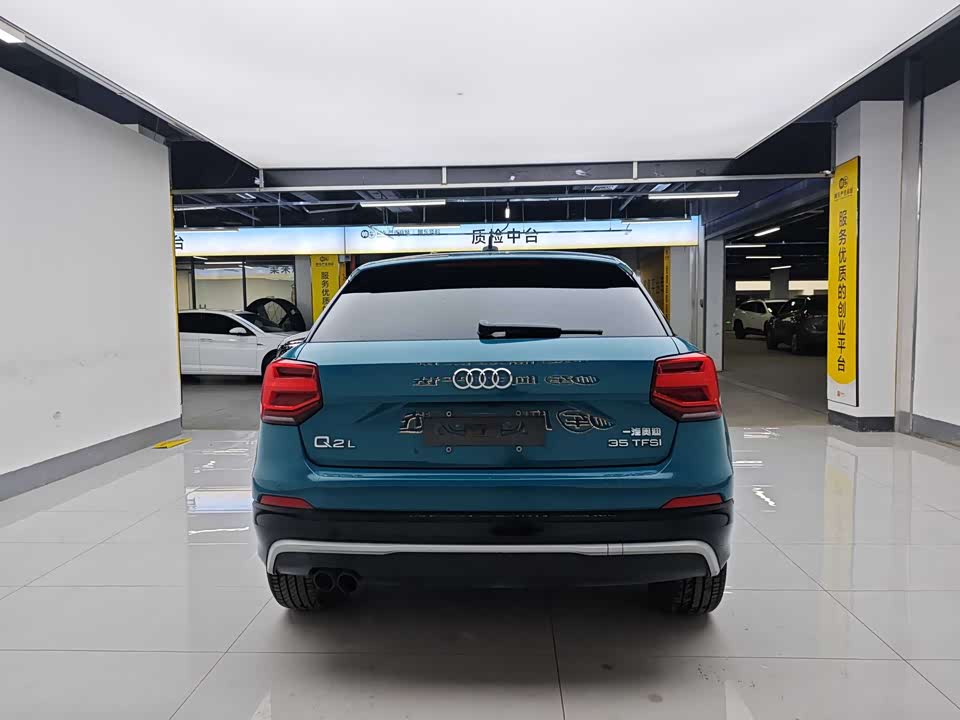 Audi Q2L