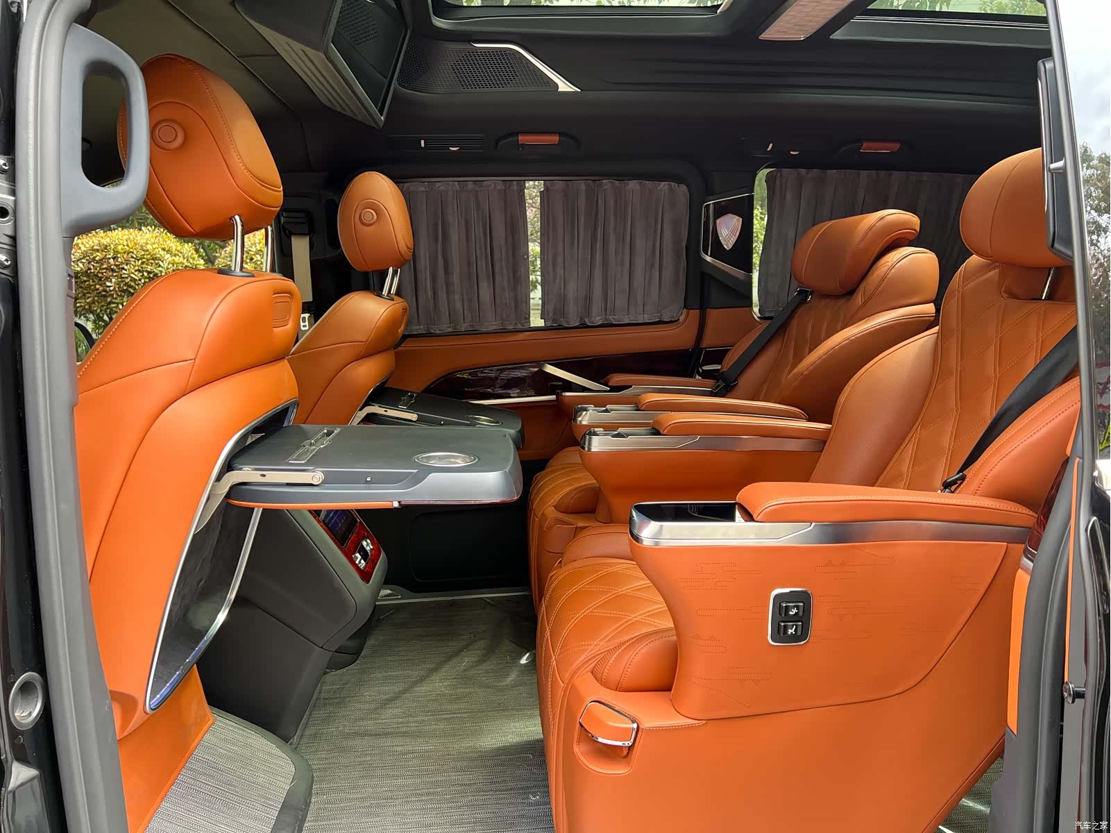 Mercedes-Benz V-Class, 2024 20