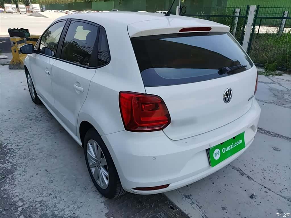 Volkswagen Polo, 2016 все фото