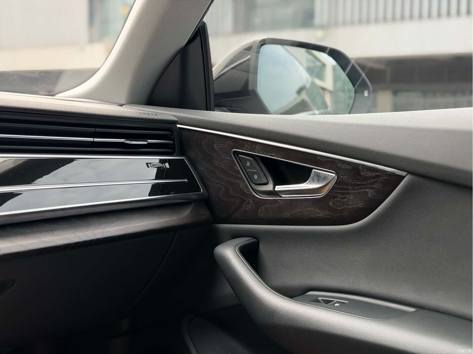 Audi Q8, 2021 14