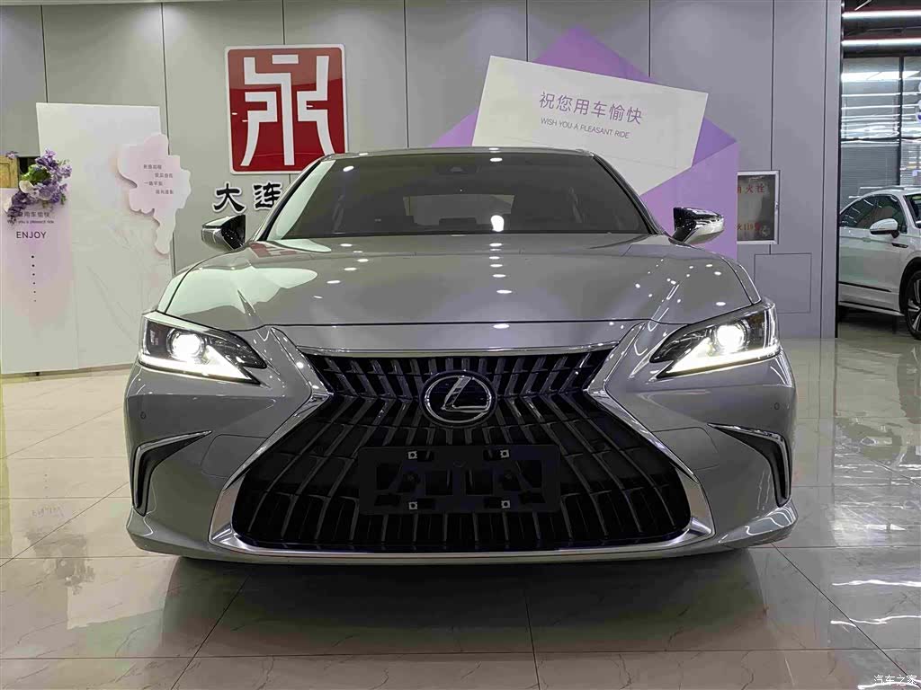 Lexus ES, 2024 2