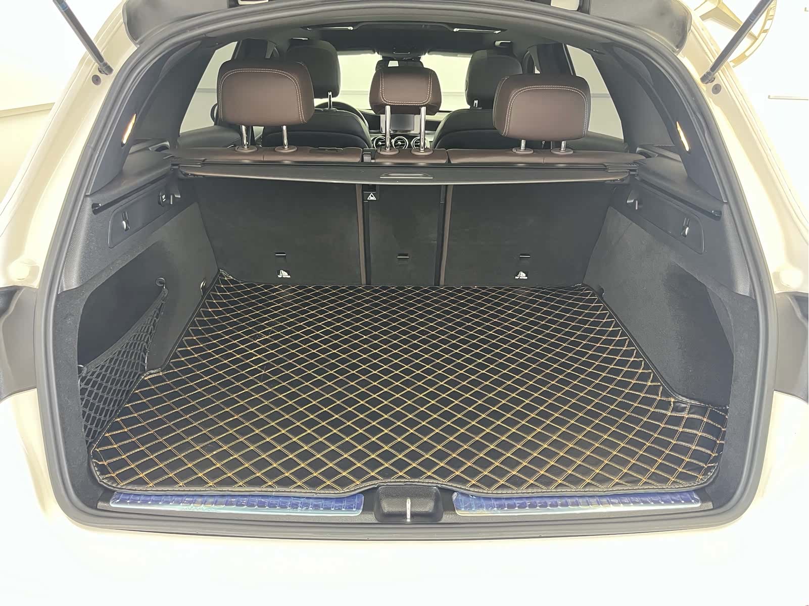 Mercedes-Benz GLC, 2019 16