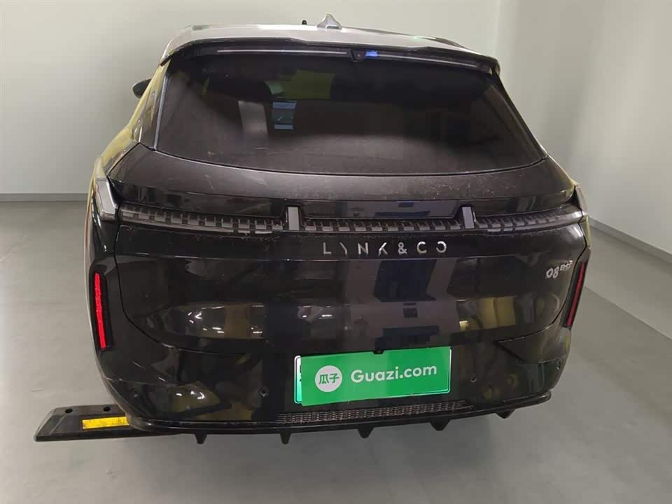 Lynk & Co 08 EM-P
